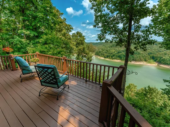 1355 Cliffside Dr, Russell Springs, KY 42642