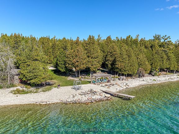 3rd image of 125 Lakeshore Rd
