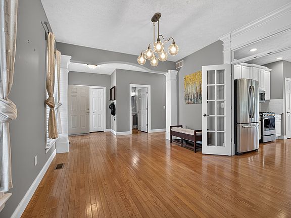 3rd image of 14 Rosewood Ct