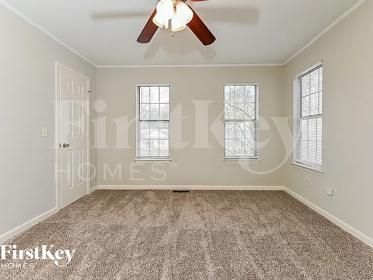 6256 Valdez Dr — Photo 8