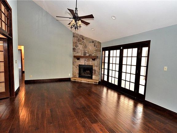 4th image of 2514 Withy Ct