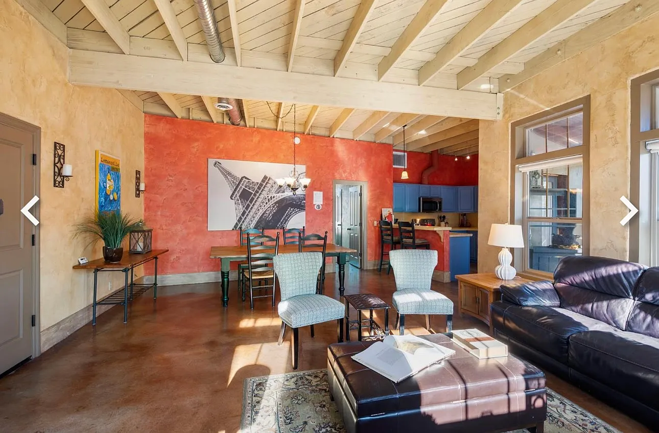 1 bed, 950 sqft, $2,100 — Photo 3