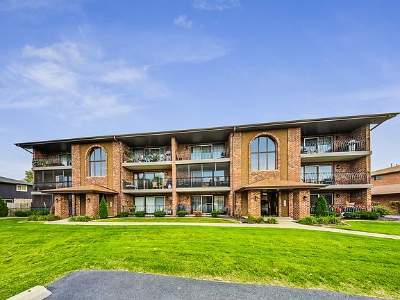 2nd image of 8205 Millstone Dr #8-2C