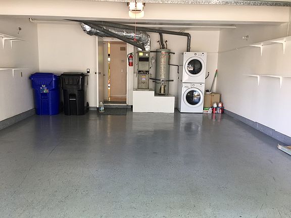 2-Car Garage
