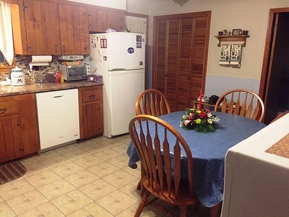 3rd image of 40 Cornell Ave