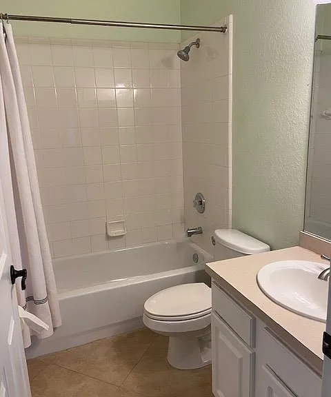 Guest Full Bath