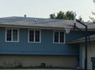 1990 Fays Ln, Sugar Grove, IL 60554