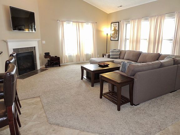 3rd image of 4310 Amesbury Dr