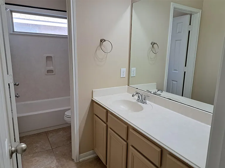 21910 Cascade Hollow Ln — Photo 6