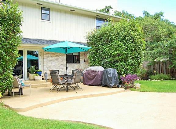 3rd image of 9907 Grand Oak Dr