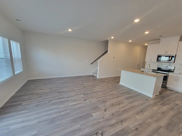 5250 Brailey Cir — Photo 8