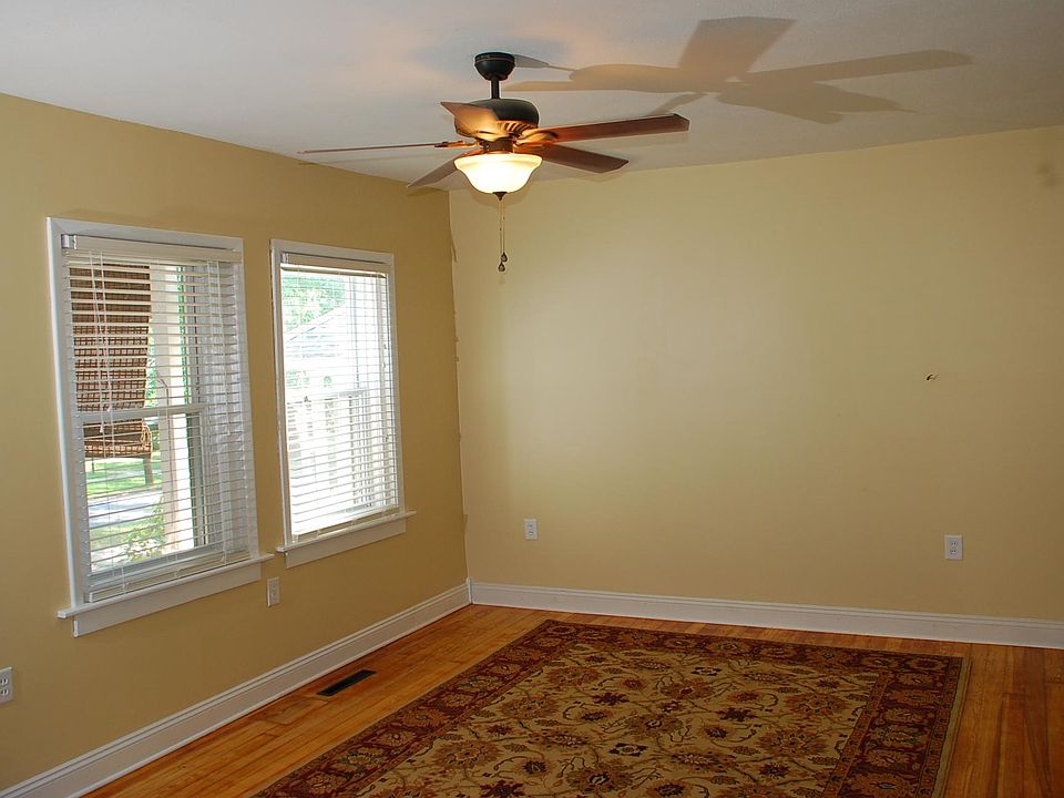 2nd image of 424 E Union Blvd