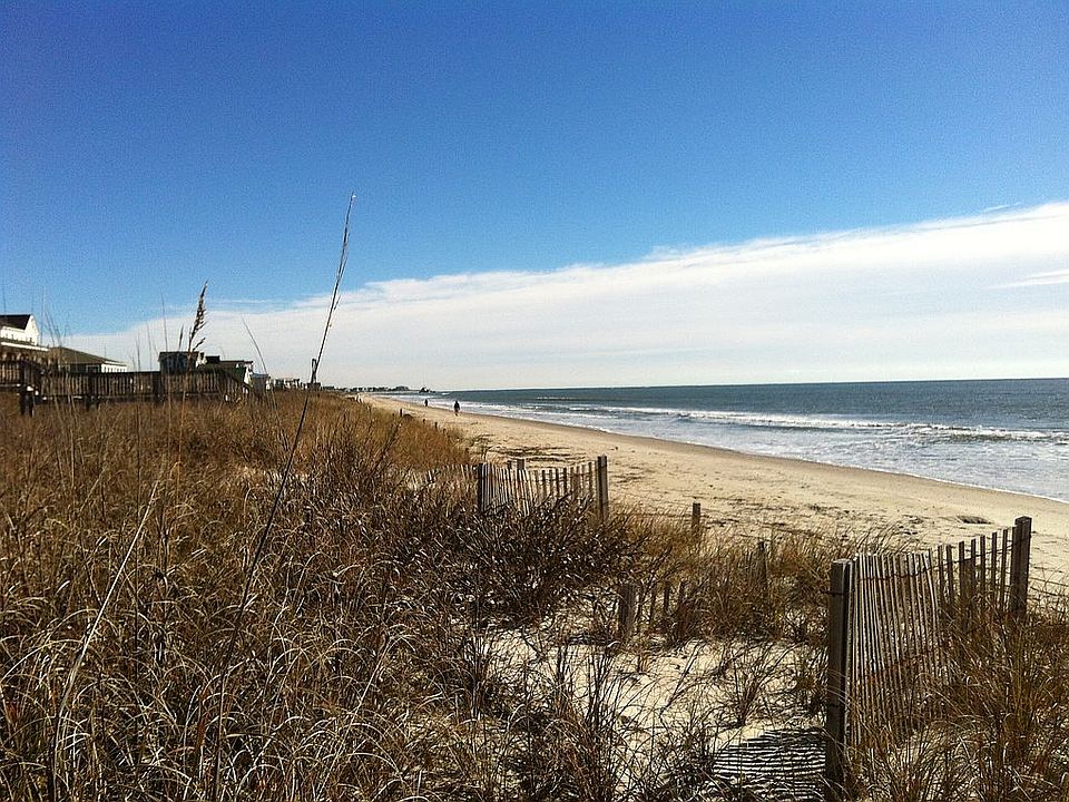 2nd image of 202 Ocean Blvd E