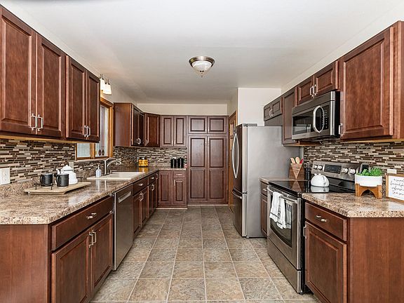 2nd image of 710 Garfield Ave