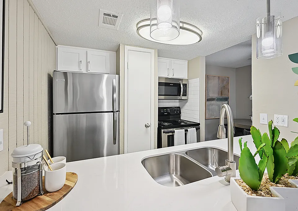 Lexington Apartment Homes
