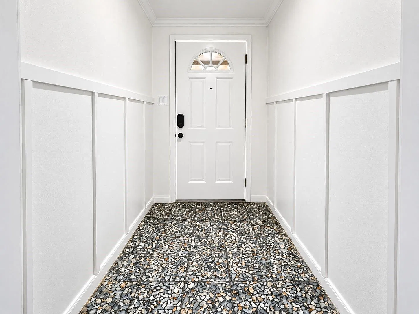 4 bed, 2.0 bath, 1826 sqft, $2,400 — Photo 4