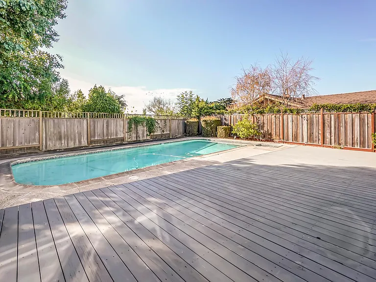 720 Toulouse Ct — Photo 32