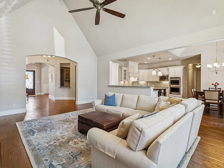 701 Cherrywood Dr — Photo 13
