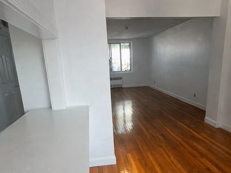 9504 23rd Ave — Photo 3