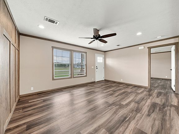 5th image of 2819 Grays Prairie Ln