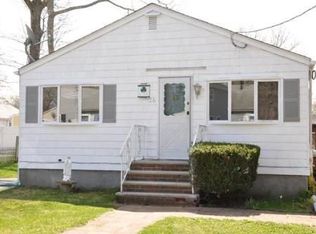 26 Wildwood Ave, Wareham, MA 02571