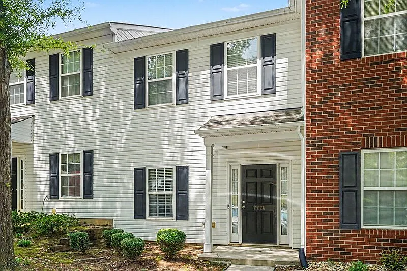 2224 Winthrop Chase Dr
