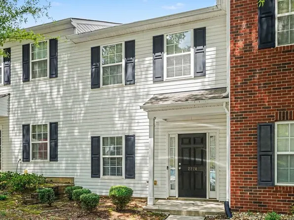 2224 Winthrop Chase Dr, Charlotte, NC 28212