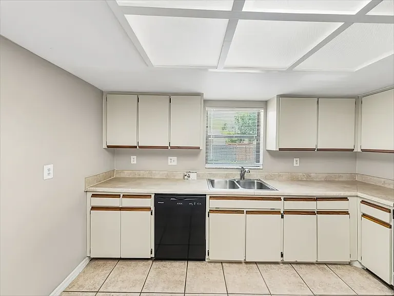 13174 Madison Ave — Photo 3