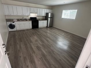 8018 Chastain Ave, Reseda, CA 91335