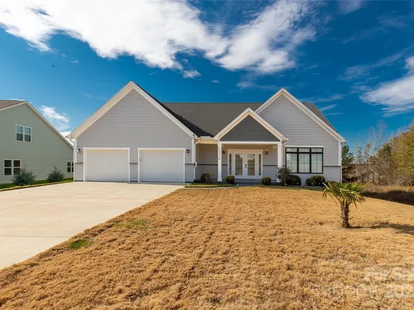 11228 Island View Ln, Lancaster, SC 29720