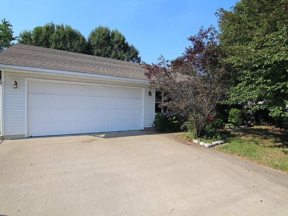 1st image of 1604 E Kiowa Dr