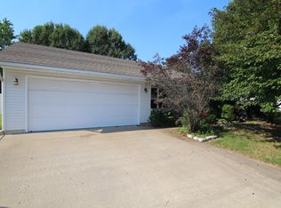 1604 E Kiowa Dr, Marion, IL 62959