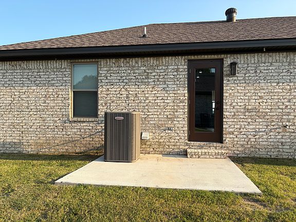 4th image of 1112 4th St #4