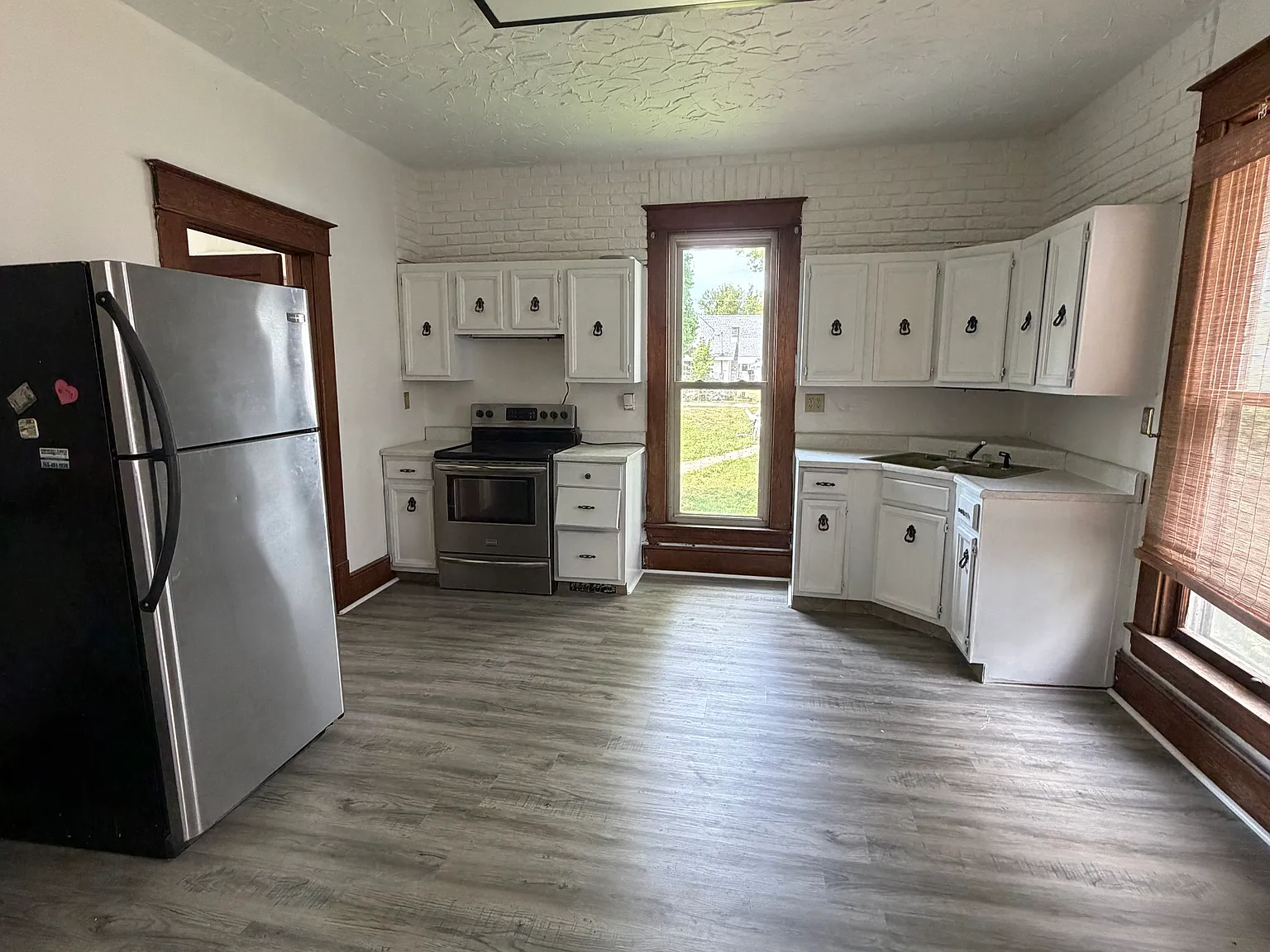 3 bed, 1.5 bath, 1246 sqft, $1,300 — Photo 4