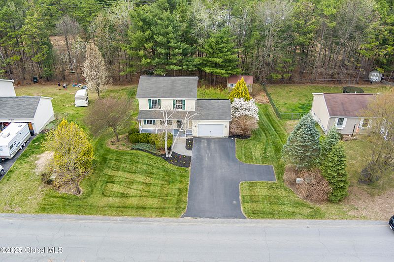 4th image of 52 Burnt Hills Drive