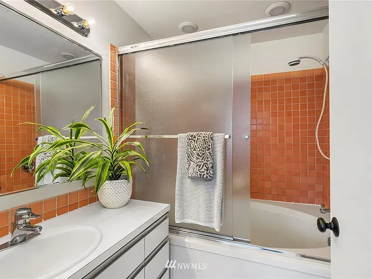 7941 SE Southworth Dr — Photo 6