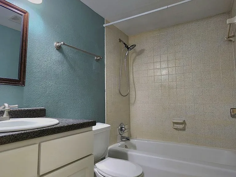 507 NW 39th Rd #237 — Photo 7