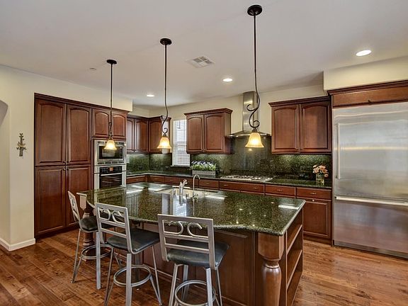 5th image of 2845 Taymouth Way