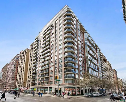 Rented by Akam Sales and Brokerage | media 21