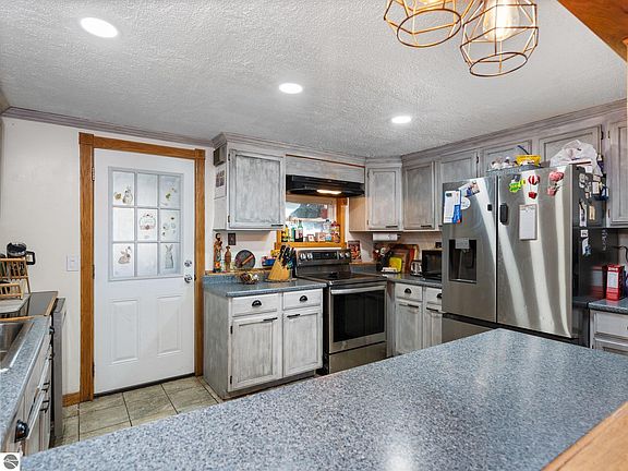 4th image of 3107 W Lake Mitchell Dr