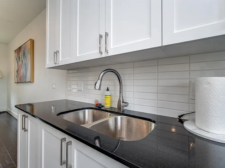 4819 Caroline St #308 — Photo 25