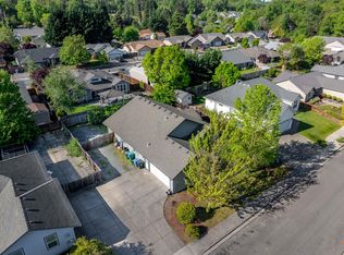 881 Kendall Dr, Grants Pass, OR 97527