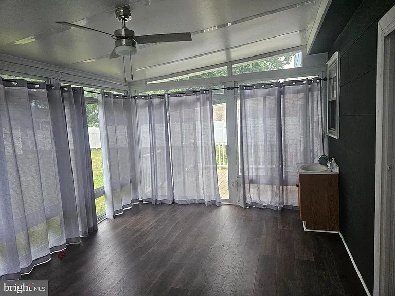 206 Stevenson Ave — Photo 4