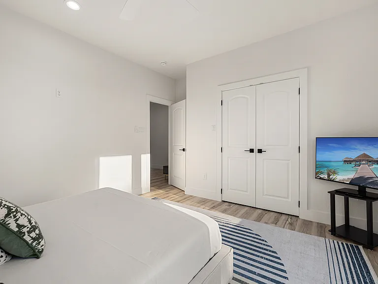 1306 Grove St — Photo 17