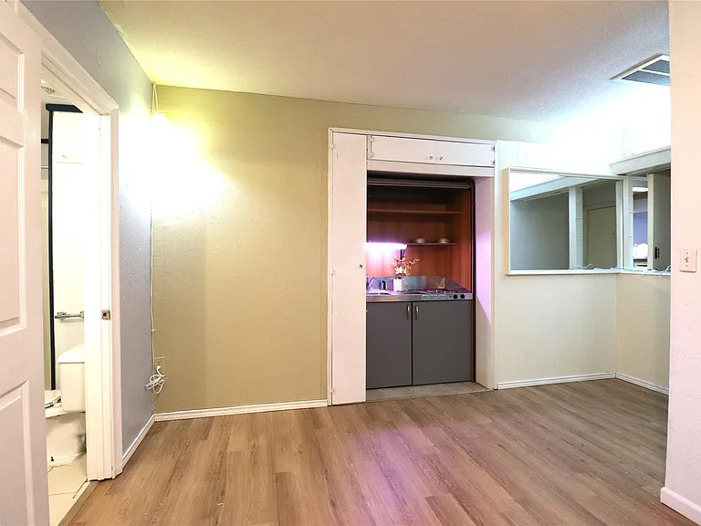 3210 Cloverdale St — Photo 29