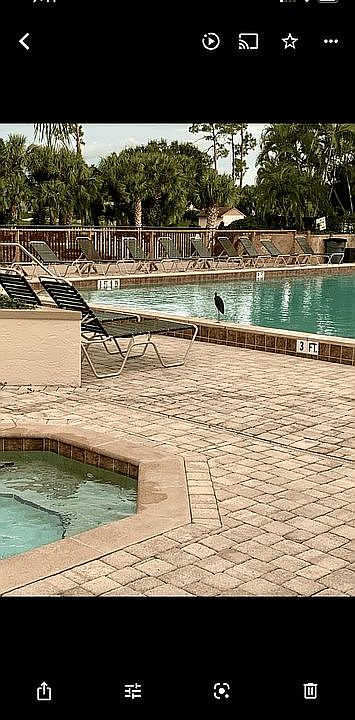 Sparkling pool & Hottub