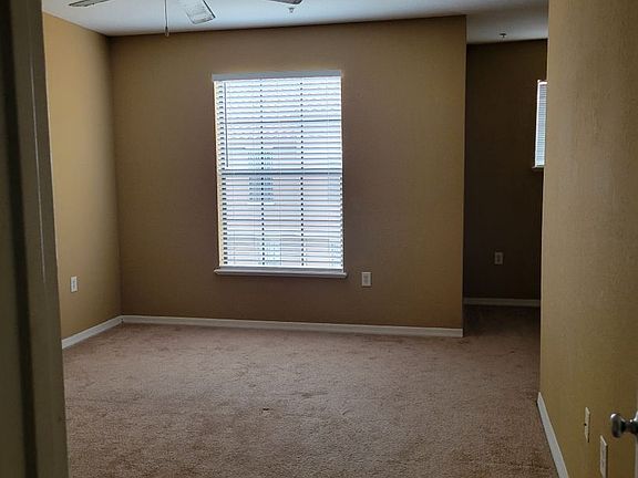 3rd image of 6131 Metrowest Blvd Unit 104