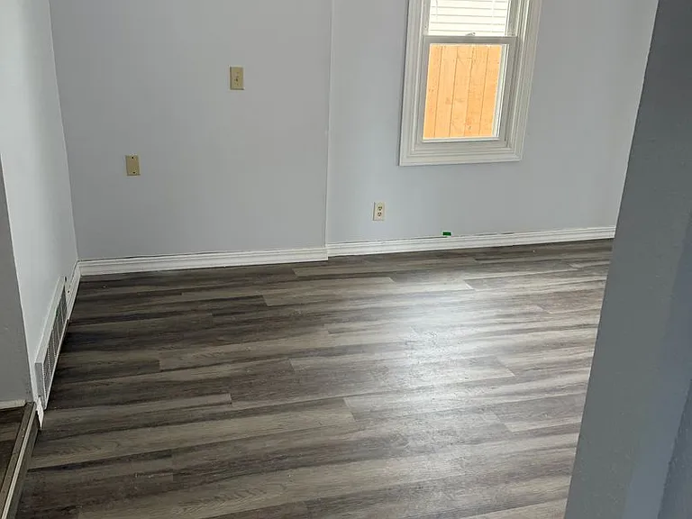 2304 Clark St — Photo 5