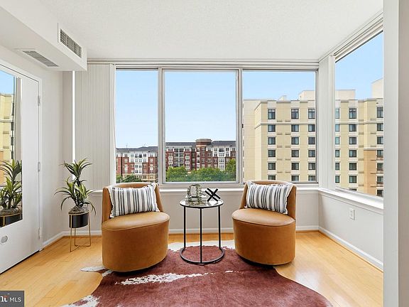 4th image of 2726 Gallows Rd APT 806