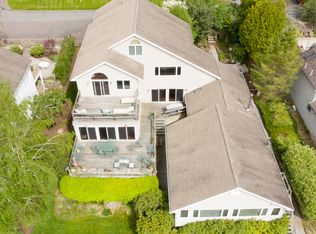 2923 Lakeside Dr, Harveys Lake, PA 18618